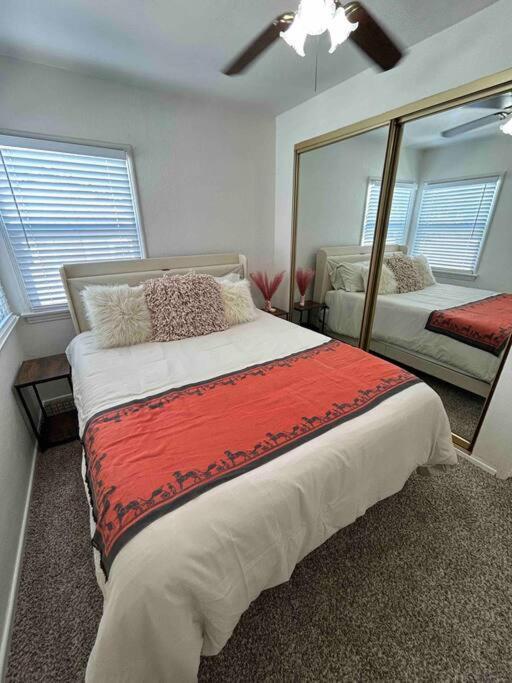 Entire Home By Newport Beach, Disneyland And Sna! Costa Mesa Esterno foto