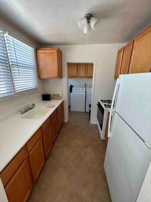 Entire Home By Newport Beach, Disneyland And Sna! Costa Mesa Esterno foto