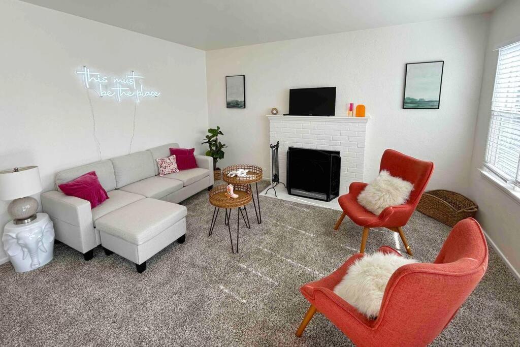Entire Home By Newport Beach, Disneyland And Sna! Costa Mesa Esterno foto